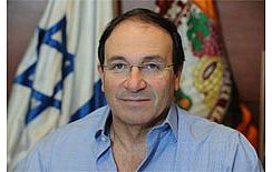 דבר ראש העירייה, דב צור