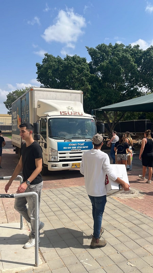 מתנדבים