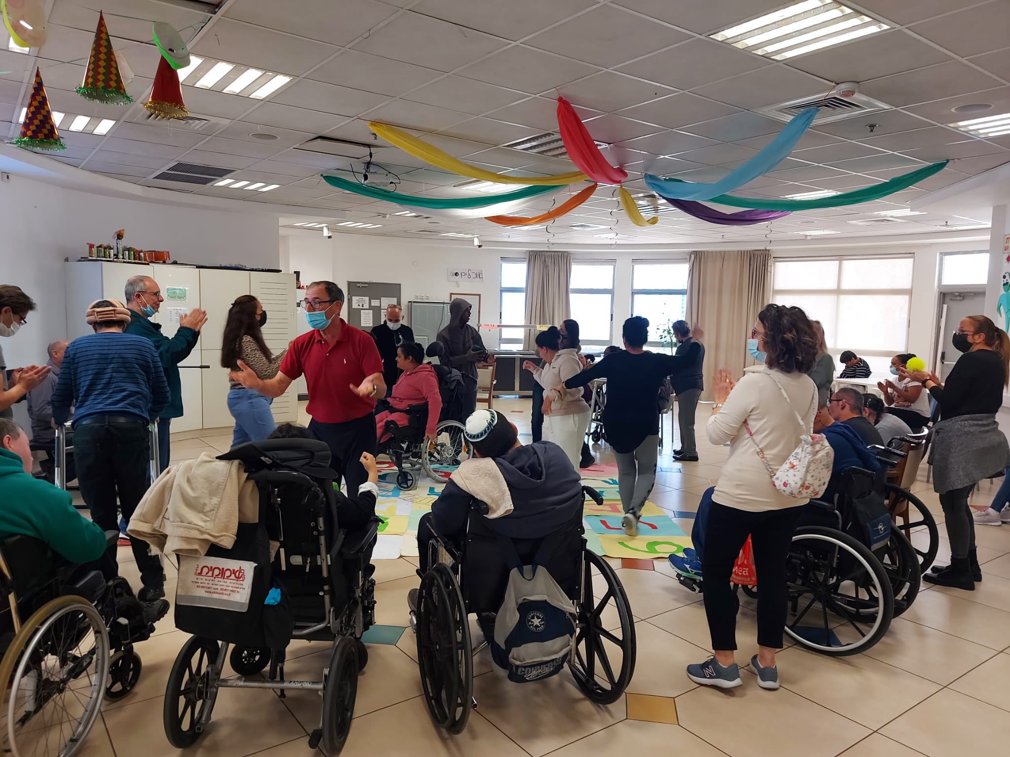 מקיף ח`