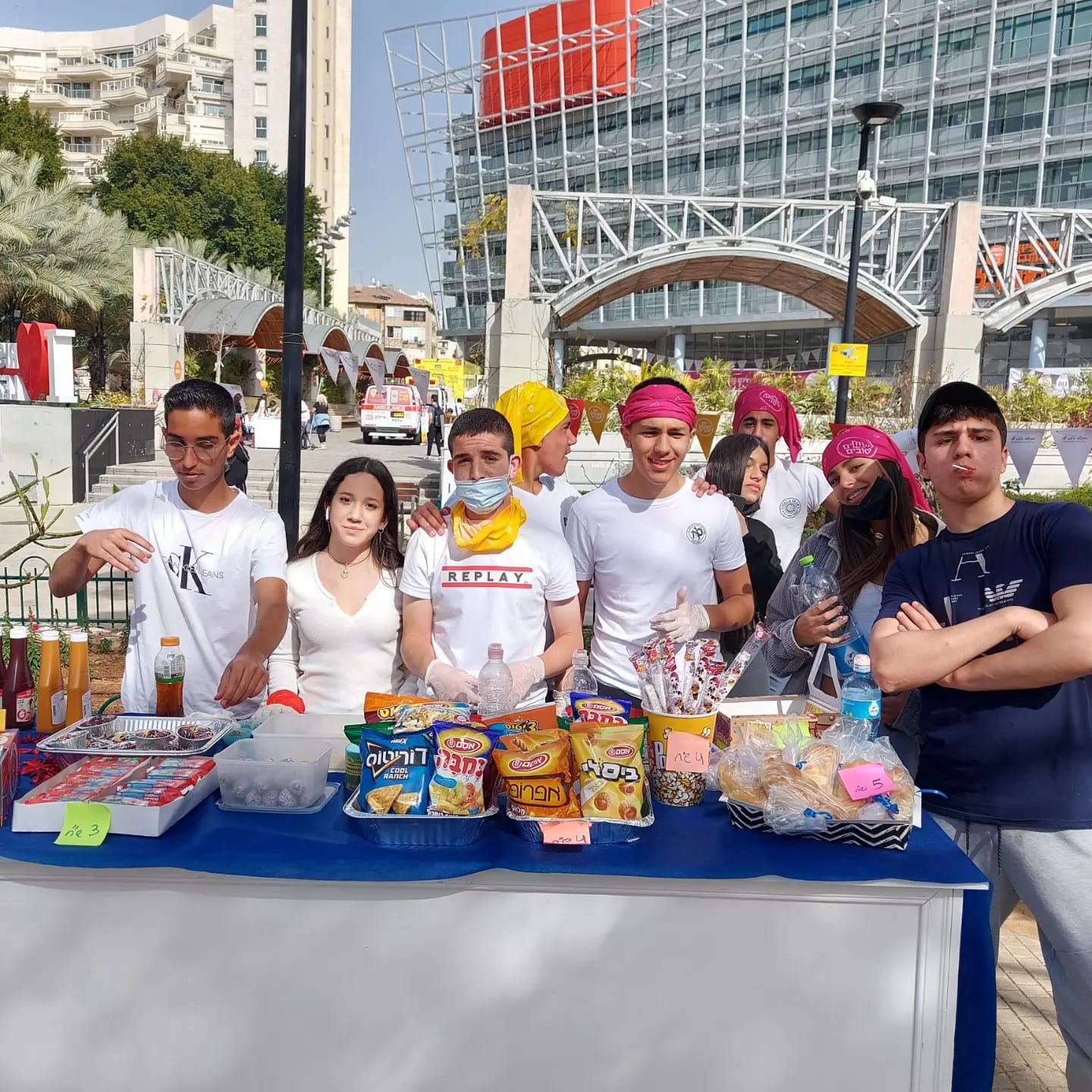 מקיף ח`