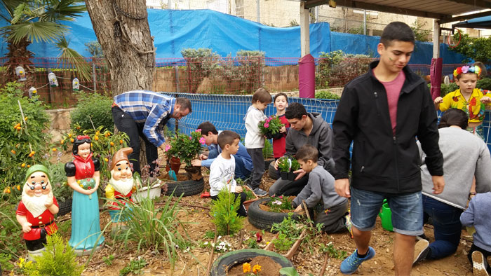 יום המעשים הטובים בגן "הג`ירף" ובגן "עופר איילים"