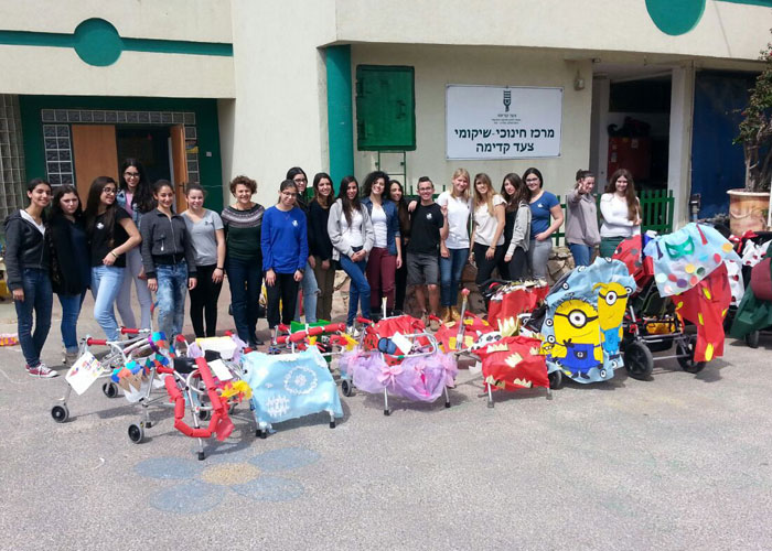תלמידי מגמת האמנות במקיף ט` למען ילדי "צעד קדימה"