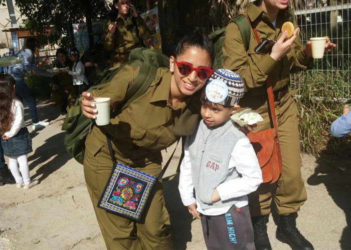 ום המעשים הטובים בגן "הפרח בגני"