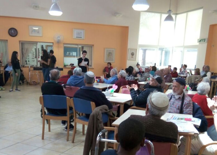 יום המעשים הטובים במקיף י"ב "המעיין"