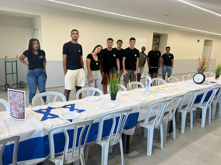 מיצג שולחן השבת במקיף ט'